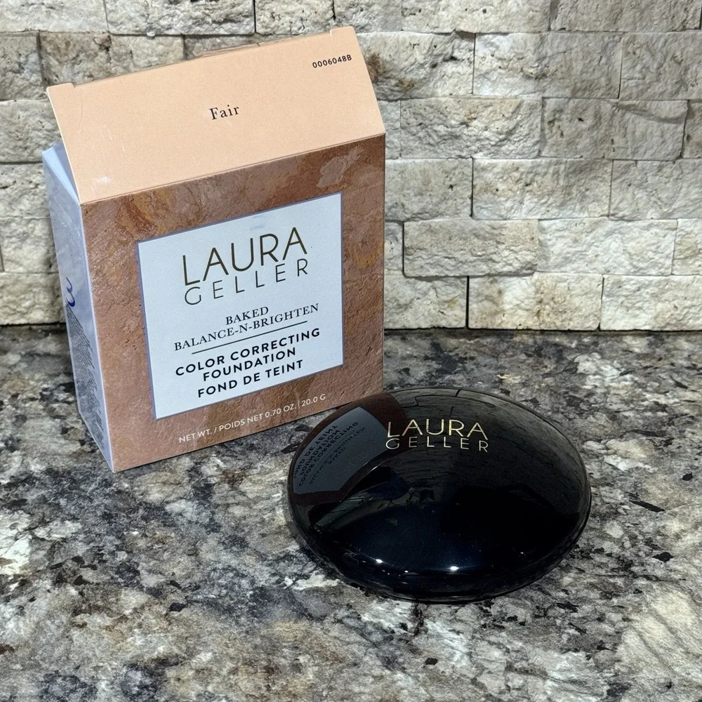 Laura Geller Baked Balance-n-Brighten Color Correcting Foundation -Fair - 0.70oz